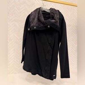Lululemon Black Snap Collar Wrap Jacket Cape Style Size 6